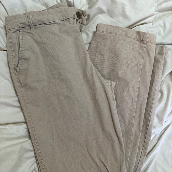 Old Navy size 14 bootcut khakis - Picture 1 of 3